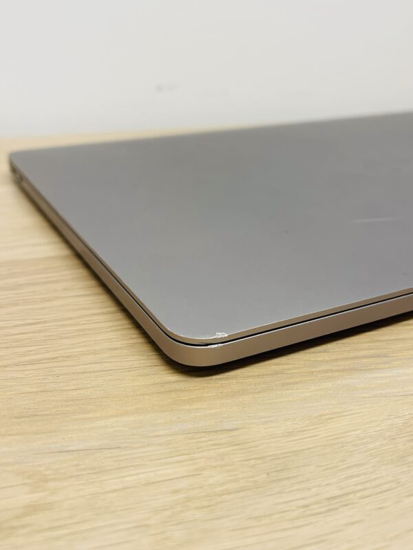 MacBook Pro 13", Refurbished – Bild 3